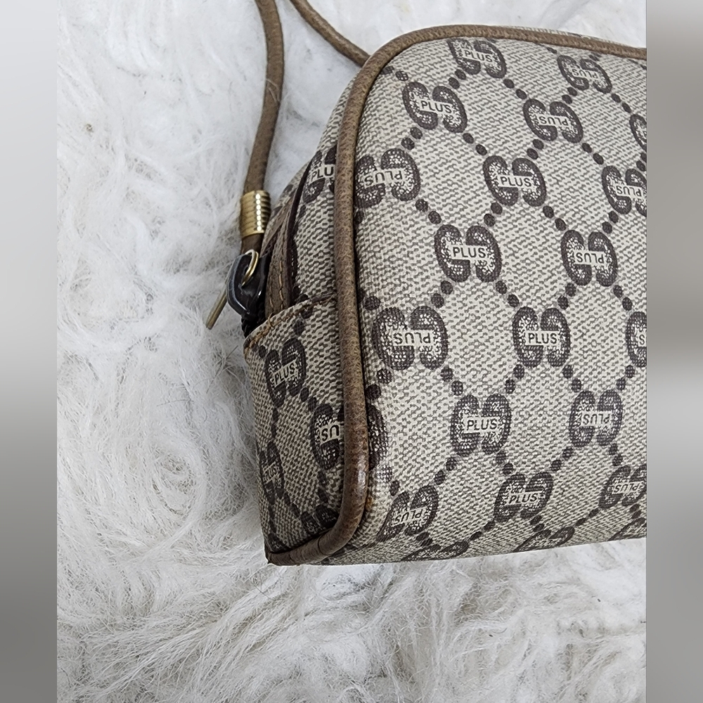 Vintage Gucci GG Plus Crossbody Bag – Rare Collector’s Piece - Picture 9 of 12